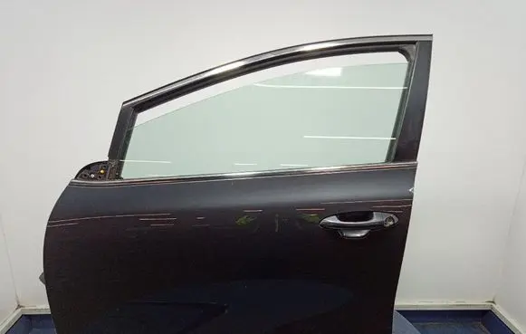 KIA Ceed Front door 