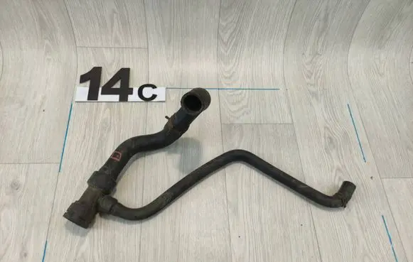 Volkswagen PASSAT B5 Engine coolant pipe/hose 8D0121055