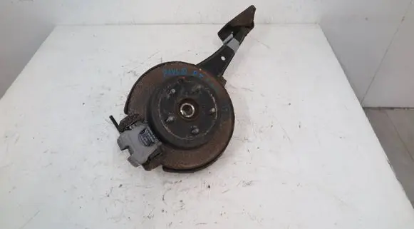Toyota RAV 4 (XA40) Stub axle ZWROTNIARAV4