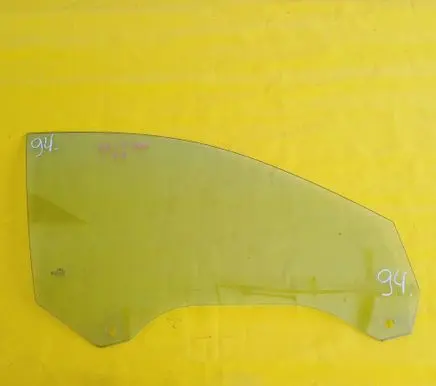 Audi A6 S6 C5 4B Front door window glass four-door