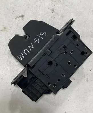 Tailgate/trunk/boot lock/catch/latch