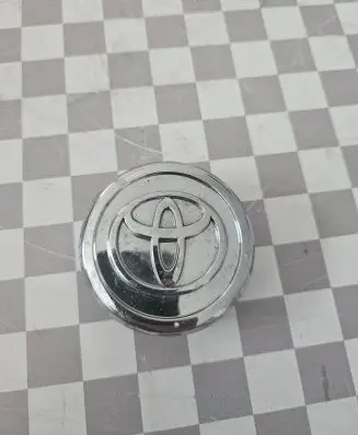 Toyota Avensis T250 Original wheel cap 426030F010