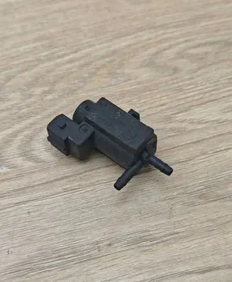 Volvo V70 Turbo solenoid valve 30611668 722224010 06T243