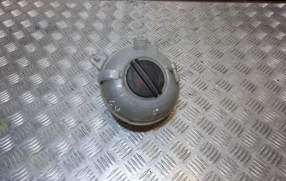 Audi A3 S3 8V Coolant expansion tank/reservoir cap 5Q0121407A