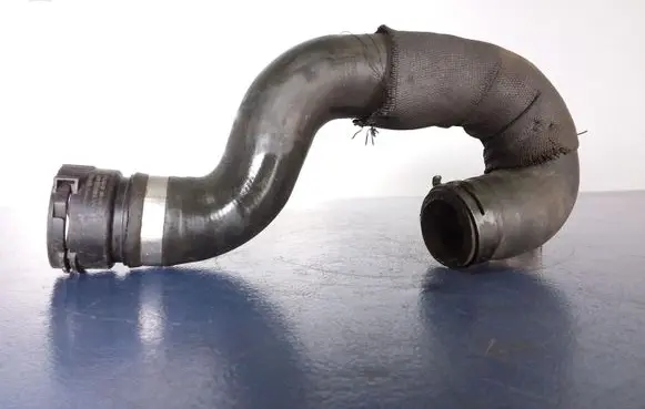 Audi A8 S8 D3 4E Engine coolant pipe/hose 4E0121055AF