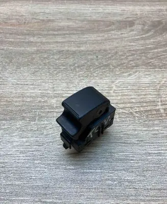 Toyota Corolla Verso AR10 Electric window control switch 848100F010
