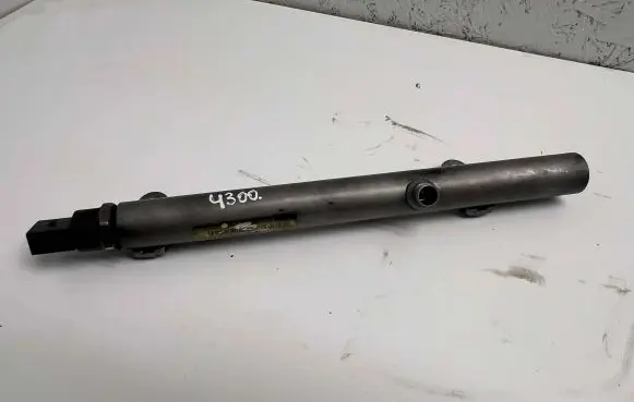 Mercedes-Benz E W211 Fuel main line pipe A6420700695