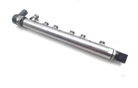 BMW 5 E60 E61 Fuel main line pipe 7809129 0281002870 0281002988