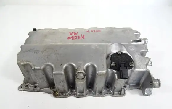 Volkswagen Golf VII Oil sump 04l907660C