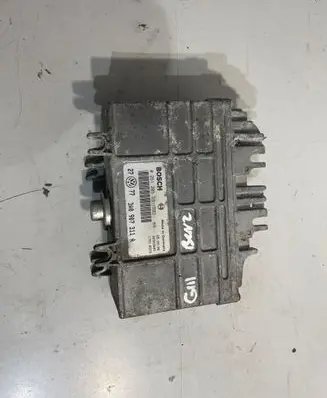 Volkswagen Golf III Engine control unit/module 0261203591 3A0907311A