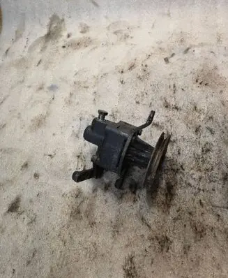 BMW 5 E34 Power steering pump