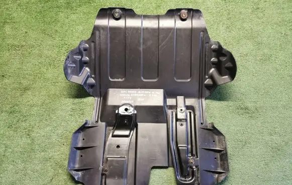 GMC Sierra III Engine splash shield/under tray 20968167DAN 969789283