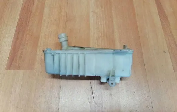 Brake fluid reservoir