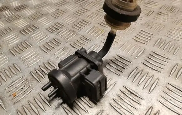 Mercedes-Benz S W220 Turbo solenoid valve 0005450427