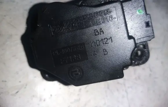 Volvo XC70 Air flap motor/actuator 6g9n19E616