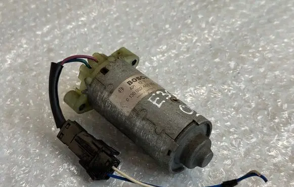 BMW 5 E39 Seat adjustment motor 0130002460