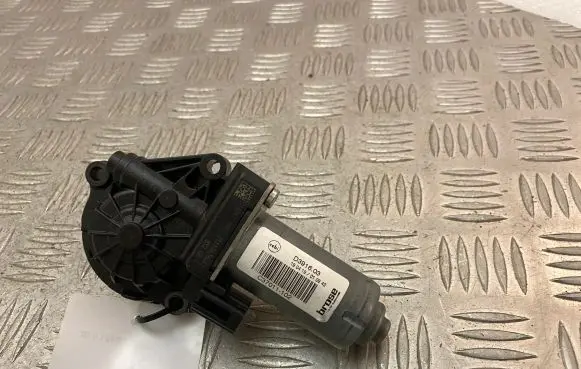 Volvo XC60 Seat adjustment motor C37011102