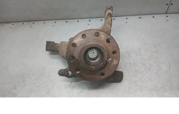 Opel Zafira A Front wheel hub spindle knuckle 