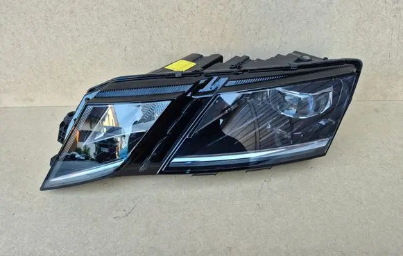 Skoda Octavia Mk3 (5E) Headlight/headlamp 5E1941015F