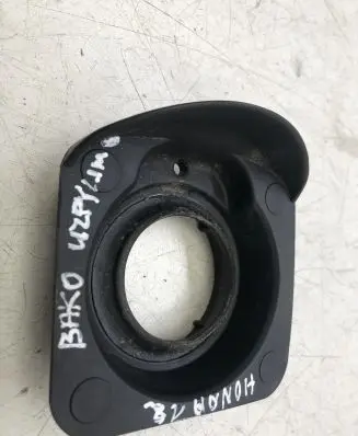 Honda CR-V Fuel tank cap trim 
