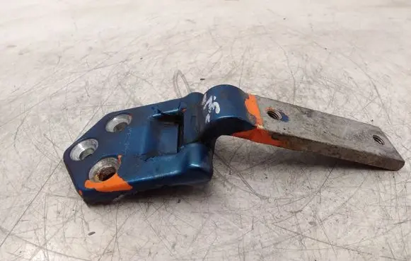 Volkswagen Caddy Loading door lower hinge 2K0827151C