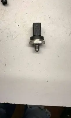 Fuel pressure sensor