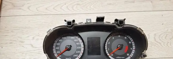 Mitsubishi Outlander Speedometer (instrument cluster) 8100A117