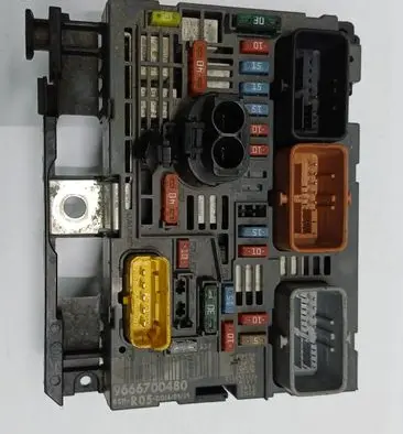 Peugeot 308 BSM Control unit 9666700480 BSMR0500 R05