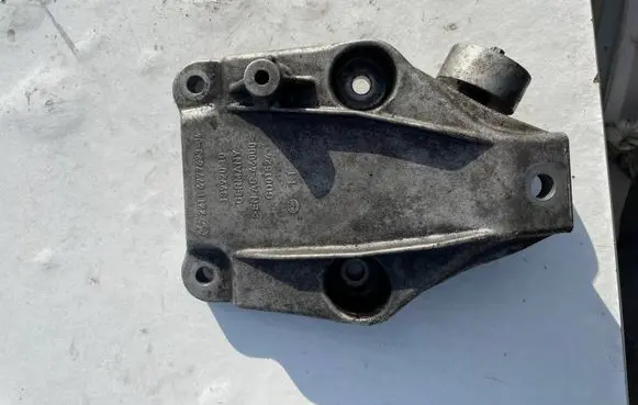 BMW X1 F48 F49 Engine mounting bracket 6777623 GD01524 13992010