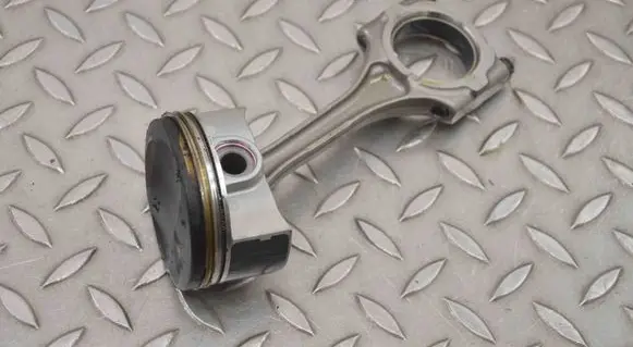 Toyota Corolla E210 E21 Piston 010833