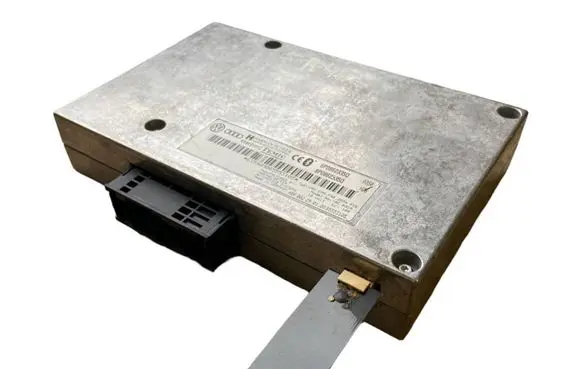 Audi A4 S4 B7 8E 8H Bluetooth control unit module 8P0862335Q