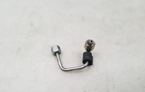 Fuel injector supply line/pipe