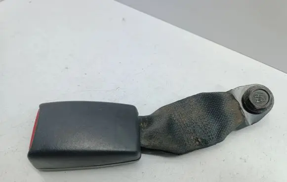 Nissan Note (E11) Rear seatbelt buckle 144600