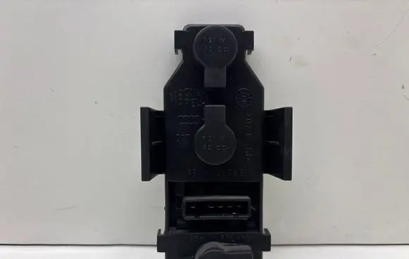 Audi A6 S6 C5 4B Tail light bulb cover holder BL3158B