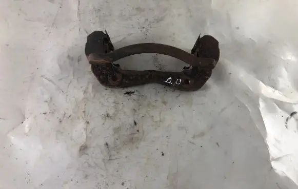 KIA Sorento Front Brake Caliper Pad/Carrier 