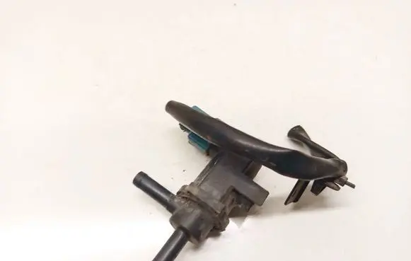 Toyota Avensis T250 Turbo solenoid valve 9008091231 1362002740