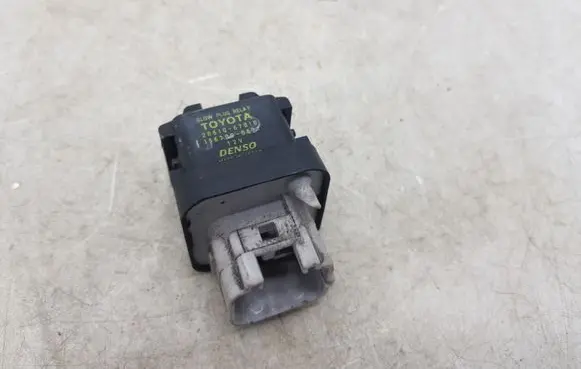 Lexus IS 220D-250-350 Glow plug pre-heat relay 2861067010 1567000671