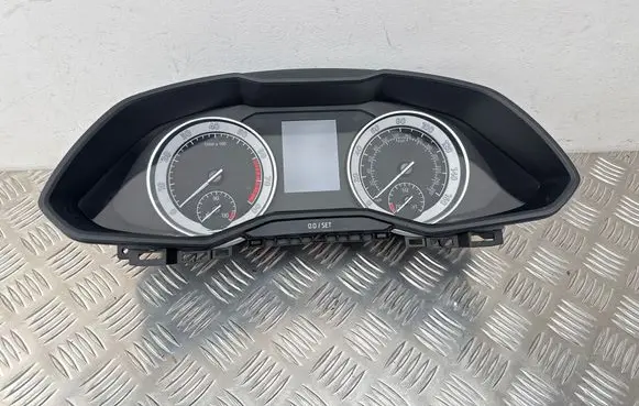 Skoda Superb B8 (3V) Speedometer (instrument cluster) 3V0920950F 6112020230