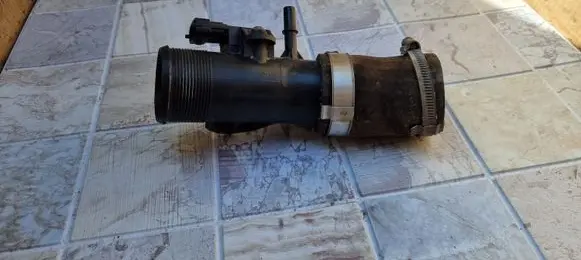Ford B-MAX Intercooler hose/pipe C1B16F075AC