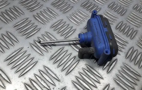 Volkswagen Vento Central locking vacuum pump 1h5862159