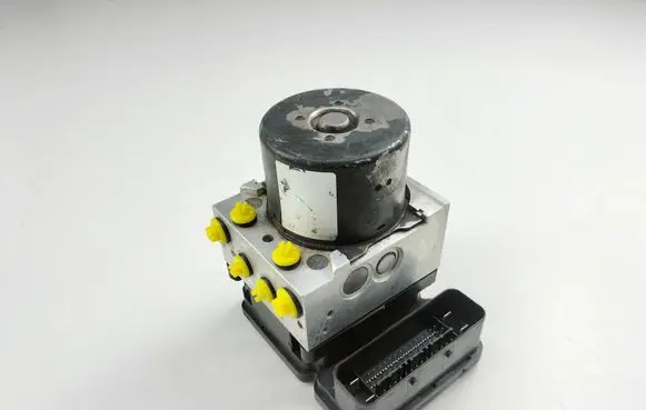 Mercedes-Benz C W204 ABS Pump A2044313812 A2045455232 10021203204