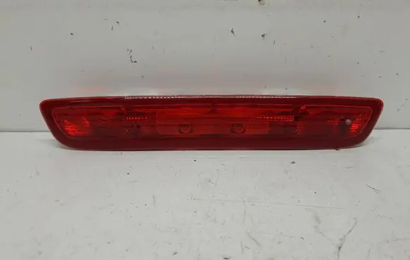 Third/center stoplight