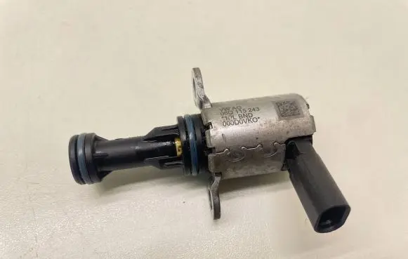 Skoda Kodiaq Oil pressure sensor 06Q115243