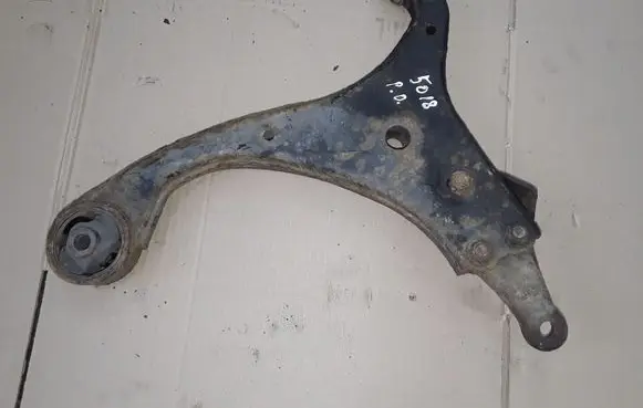 KIA Carens II Front lower control arm/wishbone NOCODE