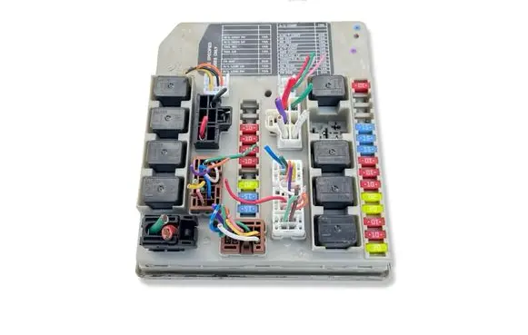 Nissan Note (E11) Fuse module 284B7AX62A