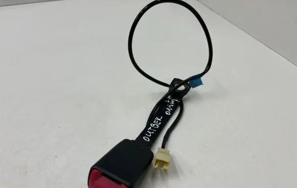 Subaru Outback Front seatbelt buckle E034501