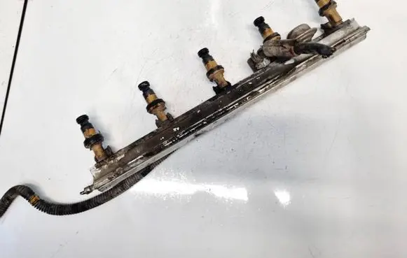 Volvo S80 Fuel main line pipe 9186836