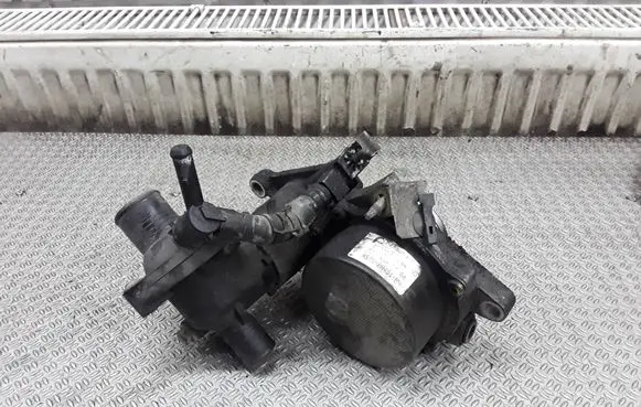 Ford Mondeo Mk III Vacuum pump XS7Q2A451BH