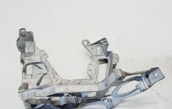 Mercedes-Benz C W205 Headlight/headlamp mounting bracket A2056225300