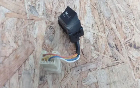 Traction control (ASR) switch